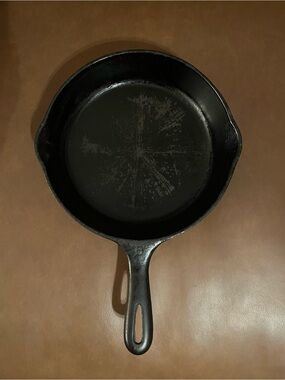 Wagner Ware Cast Iron Skillet - 9”
